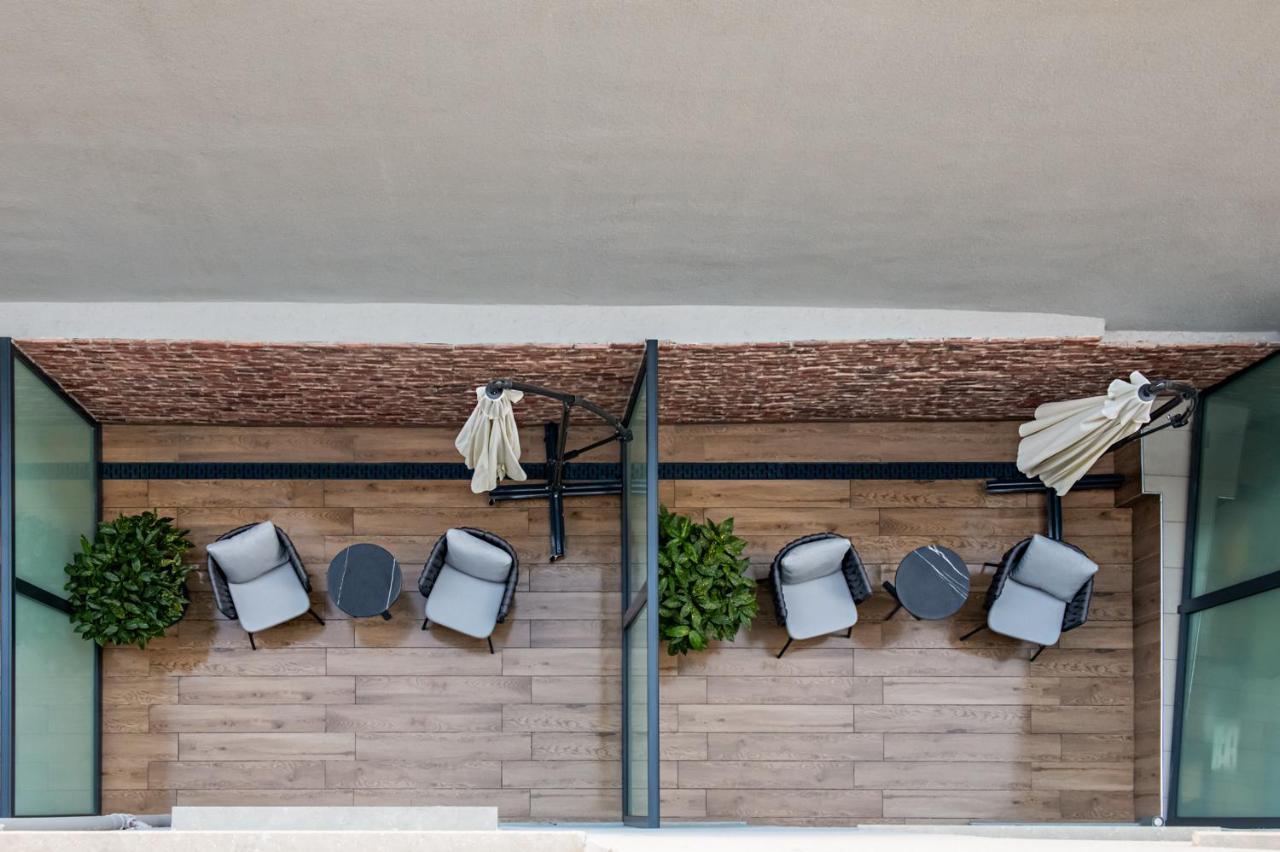 Gleam Collection Hotel Istambul Exterior foto The balcony of a suite at the hotel